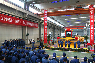 中国最大吨位SR33YR压实机下线
